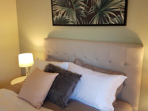 Healesville House - Fig Tree House - Surfers Gold Coast 11