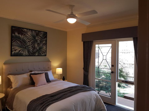 Healesville House - Fig Tree House - Surfers Gold Coast 10