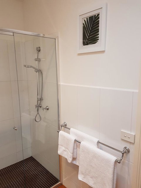 Healesville House - Fig Tree House - Surfers Gold Coast 13