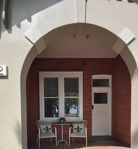 Boutique Heritage Studios On Ryrie Geelong CBD Opposite Hospital - Surfers Gold Coast 10