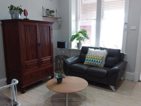 Boutique Heritage Studios On Ryrie Geelong CBD Opposite Hospital - Surfers Gold Coast 21