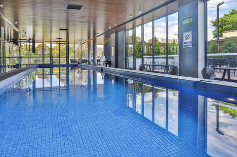 Melbourne Knox Central Apartment Hotel Official - Surfers Gold Coast 2