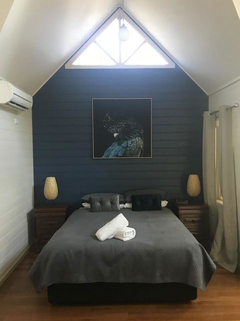 Two Truffles Cottages - Surfers Gold Coast 11