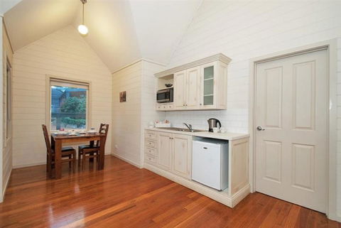 Two Truffles Cottages - Surfers Gold Coast 14