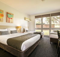 Burvale Hotel - Surfers Gold Coast