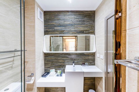 Eltham Gateway Hotel & Conference Centre - Surfers Gold Coast 2