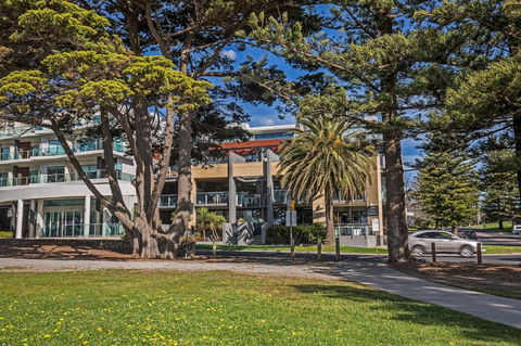 C-Scape Esplanade Cowes - Surfers Gold Coast 4