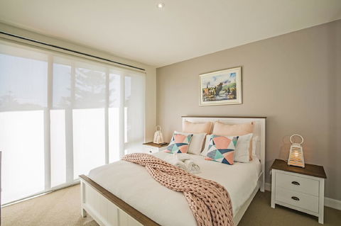 C-Scape Esplanade Cowes - Surfers Gold Coast 15