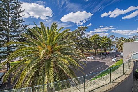 C-Scape Esplanade Cowes - Surfers Gold Coast 5