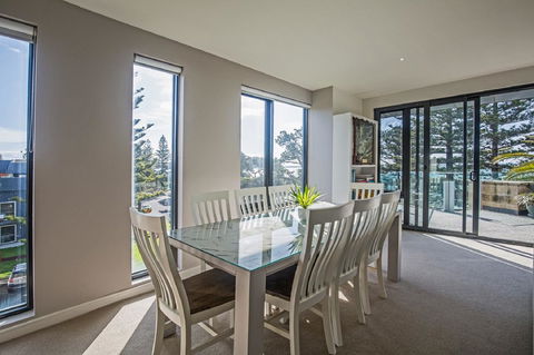 C-Scape Esplanade Cowes - Surfers Gold Coast 12