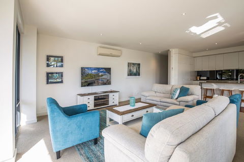 C-Scape Esplanade Cowes - Surfers Gold Coast 10