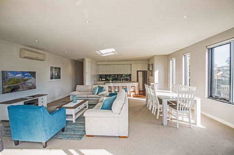 C-Scape Esplanade Cowes - Surfers Gold Coast 7
