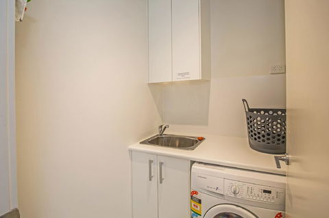 C-Scape Esplanade Cowes - Surfers Gold Coast 18