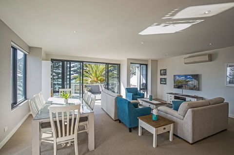 C-Scape Esplanade Cowes - Surfers Gold Coast 3