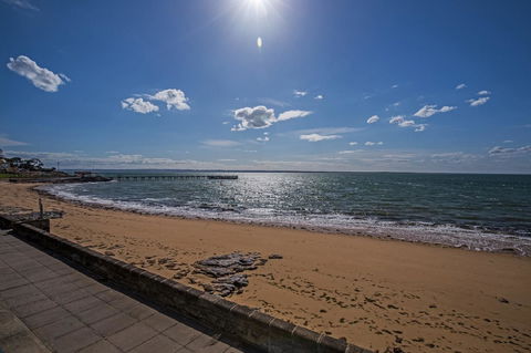 C-Scape Esplanade Cowes - Surfers Gold Coast 22