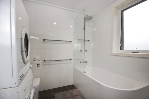 Maisonettes Falls Creek - Surfers Gold Coast 9