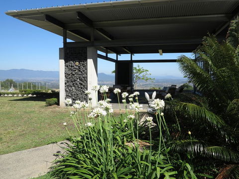 The Bunyip Retreat - Surfers Gold Coast 0