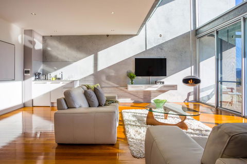 The Bunyip Retreat - Surfers Gold Coast 2