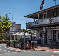 The Corner Hotel Alexandra - Surfers Gold Coast