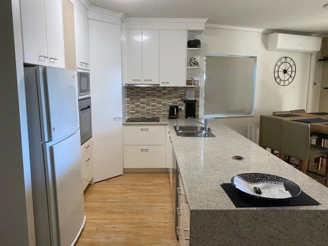 The Esplanade Holiday Apartments - Surfers Gold Coast 2