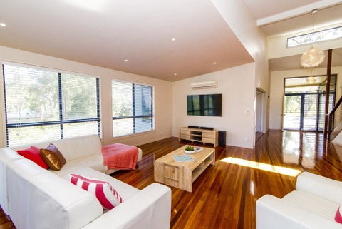The Holiday House - Surfers Gold Coast 1