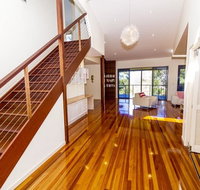 The Holiday House - Surfers Gold Coast