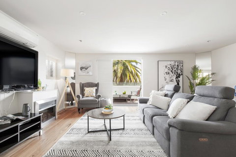 The Jetty Apartment By Ready Set Host - Surfers Gold Coast 0