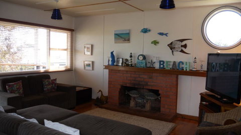 The Love Shack - Bridport - Surfers Gold Coast 3