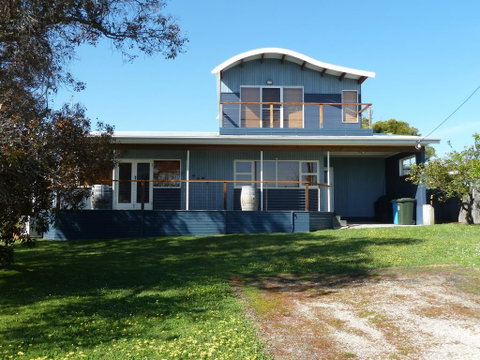 The Love Shack - Bridport - Surfers Gold Coast 0
