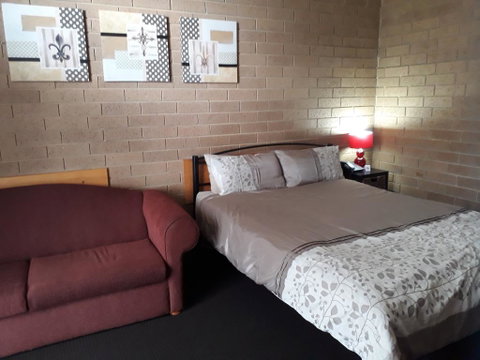 The Moe Motor Inn - Surfers Gold Coast 2