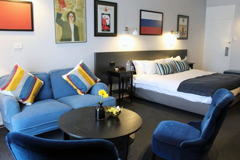 The Oriana, Orange - Surfers Gold Coast 1