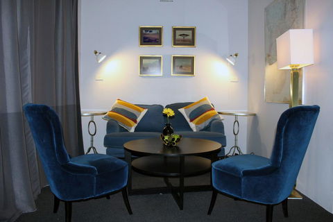 The Oriana, Orange - Surfers Gold Coast 3