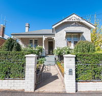The Pearl on Prince  Stylish Cottage CBD Wifi - Surfers Gold Coast