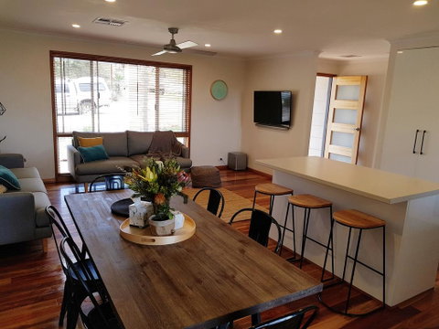 The Salty Gum - Maslin Beach - Surfers Gold Coast 0