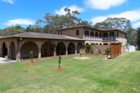 The Sanctuary At Paradise Beach B&B - Surfers Gold Coast 2