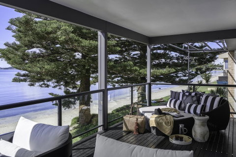 The Seaview - Designer Beachfront House - Surfers Gold Coast 0
