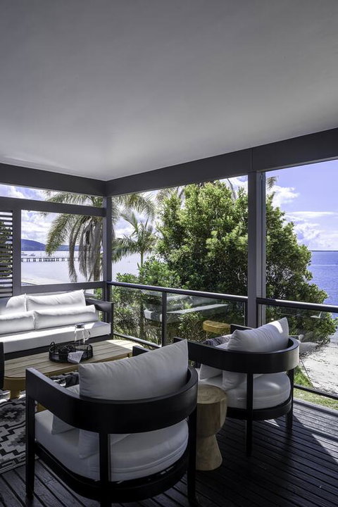 The Seaview - Designer Beachfront House - Surfers Gold Coast 3