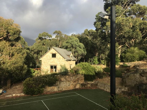 The Stone Cottage (with Tennis Court) - Surfers Gold Coast 2
