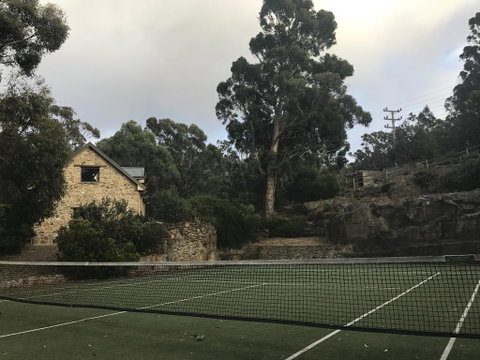 The Stone Cottage (with Tennis Court) - Surfers Gold Coast 3