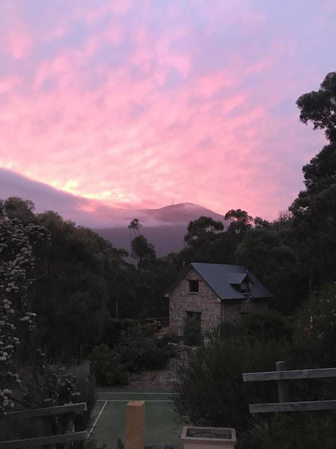 The Stone Cottage (with Tennis Court) - Surfers Gold Coast 0