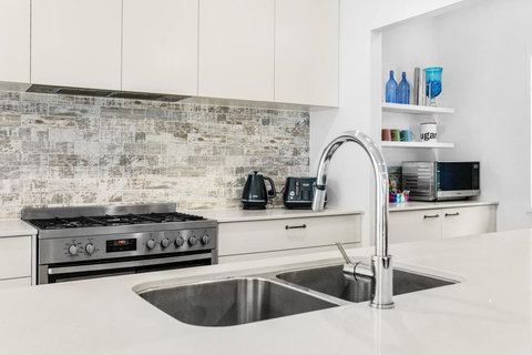 Three-Bed Family Entertainer Near Beach And Cafes - Surfers Gold Coast 2