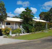 Tinaroo Sunset Retreat - Surfers Gold Coast