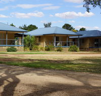 Tooleybuc River Retreat Villas - Surfers Gold Coast