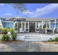 Toot Toot  50s Classic Beach House with Bungalow - Surfers Gold Coast
