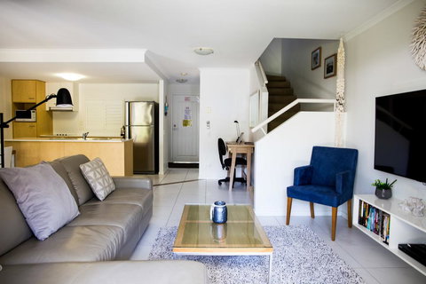 Townhouse Like Home In Tropical Family 4,  Resort - Surfers Gold Coast 2
