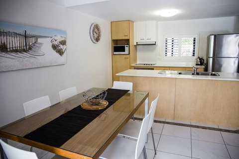 Townhouse Like Home In Tropical Family 4,  Resort - Surfers Gold Coast 3