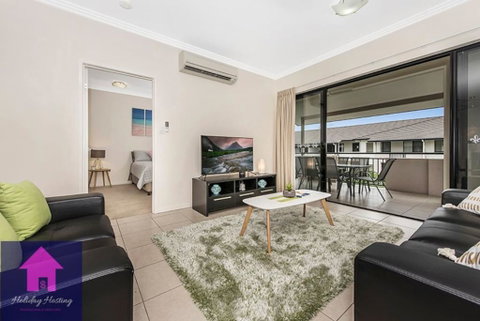 Townsville Luxury Spacious Apt 3 BR-2BTH Pools - Surfers Gold Coast 1