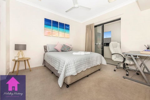 Townsville Luxury Spacious Apt 3 BR-2BTH Pools - Surfers Gold Coast 2