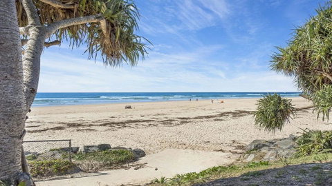 Tradewinds Apartments - Surfers Gold Coast 2