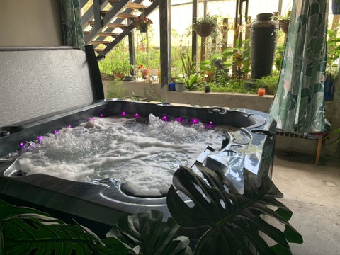 Tranquil Spa Retreat - Surfers Gold Coast 1